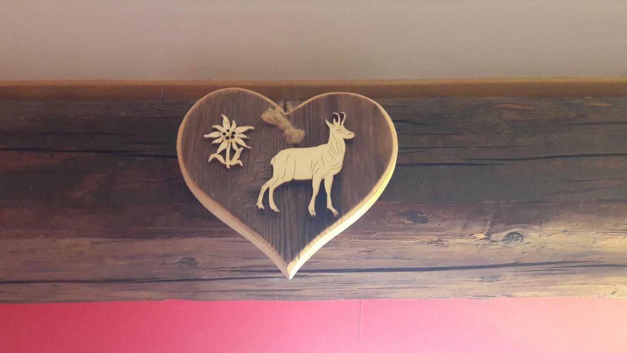 Au Coeur Du Lapidaire Septmoncel-Les-Molunes Esterno foto