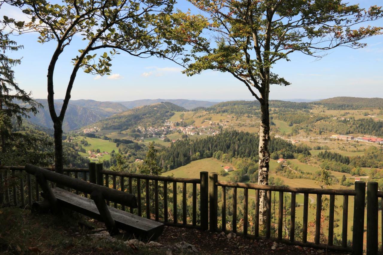 Au Coeur Du Lapidaire Septmoncel-Les-Molunes Esterno foto